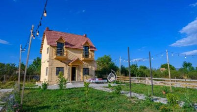 Լոռու Կուրթան գյուղում հիմնադրված Չուչուլենդ հյուրատունը զբոսաշրջիկներին «տեղափոխում» է հեքիաթների աշխարհ՝ բնության գրկում։